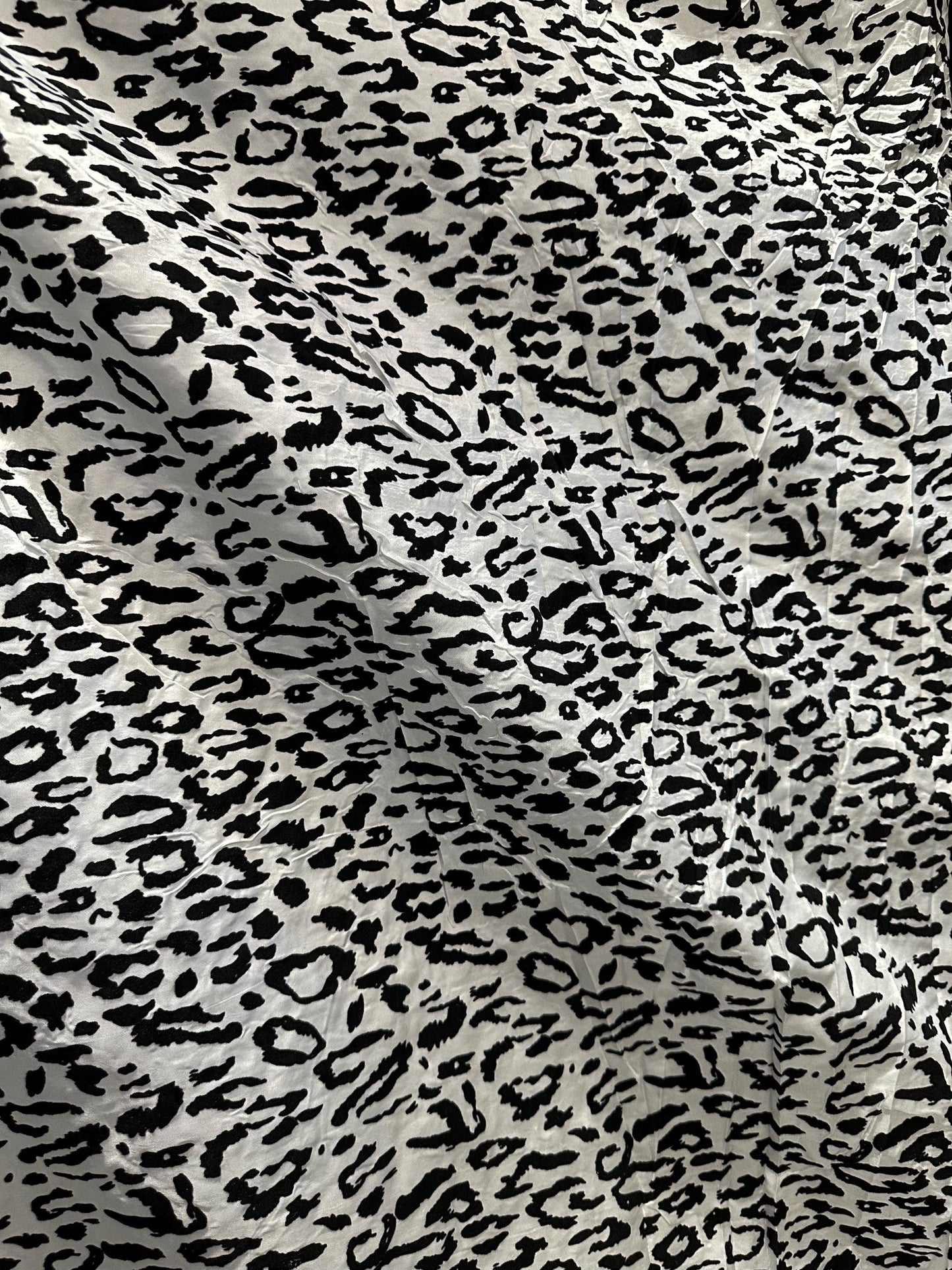 White Black Cheetah Pattern Velvet Taffeta Fabric (60 in.) Sold By The Yard